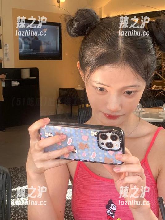 肚子饿了？快登录51吃瓜，看看年度大瓜是个什么鬼！