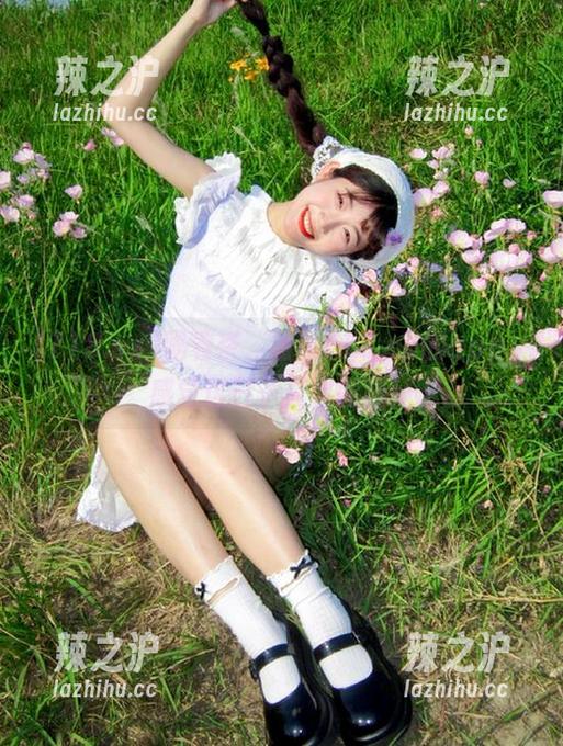 喝着茶，看着718.sx的app，感觉这日子真会膨胀！