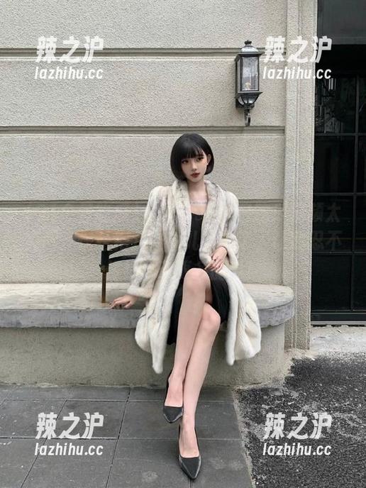 91今日吃瓜 今天的91今日吃瓜视频太亮眼,愣是把我整个儿轰炸了,让我忍不住想要吃更多的瓜!