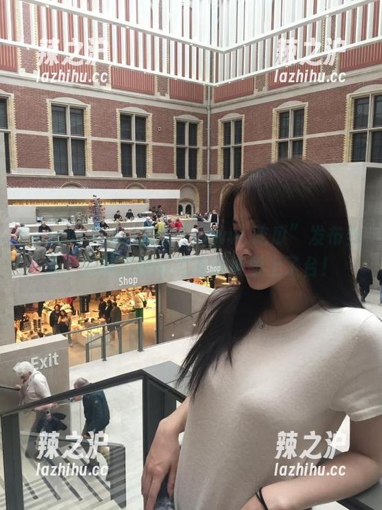 就在“www.吃瓜”发布当天，瓜棚里的秘闻居然被搬上了台！