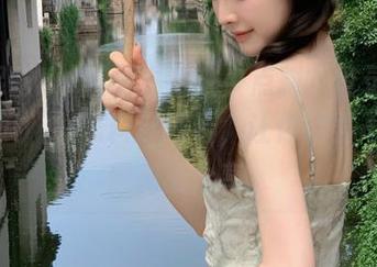 感觉生活缺少点料？登录“一起吃瓜”，黑料连连看，让你欲罢不能的超刺激分享。