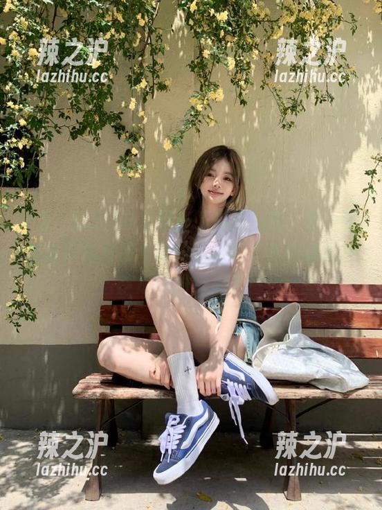 网页刷新了不止一次，五一吃瓜官网简直是个可怕的胡同，我快迷失在这瓜的海洋里了！