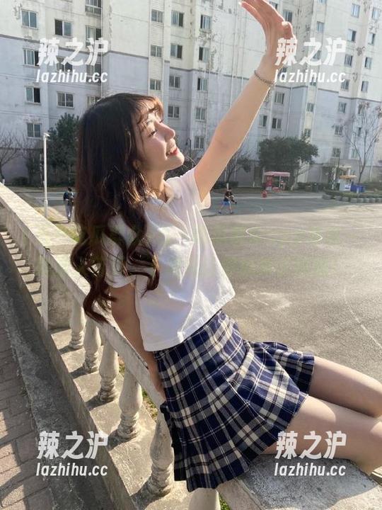 五一吃瓜群众app助你一键进入首页，下载后让你瓜知识爆棚！