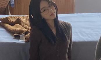 苹果版来袭，在线吃瓜不打烊，瓜味扑鼻，幸福感直线上升！