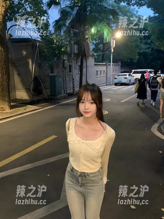 吃瓜导航：一键免费，轻松搭乘谣言快车