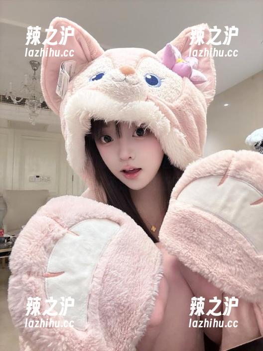 一边喝咖啡，一边观看吃瓜网的朝阳动态，真是不想错过任何一个八卦。