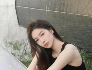 在线欢乐导航，吃瓜黑料网让你感觉自己和明星的距离只差一颗瓜