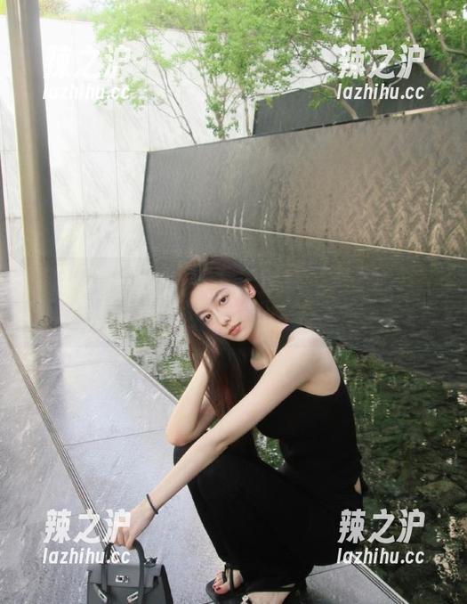 在线欢乐导航，吃瓜黑料网让你感觉自己和明星的距离只差一颗瓜