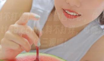 嘘！偷偷告诉你，传送门里的zztt49.ccm黑料不打烊，可能颠覆你的三观哦！