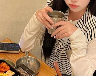 柱子上的黑料吃瓜网址，你要是点进去记得备好瓜，准备迎接惊喜！