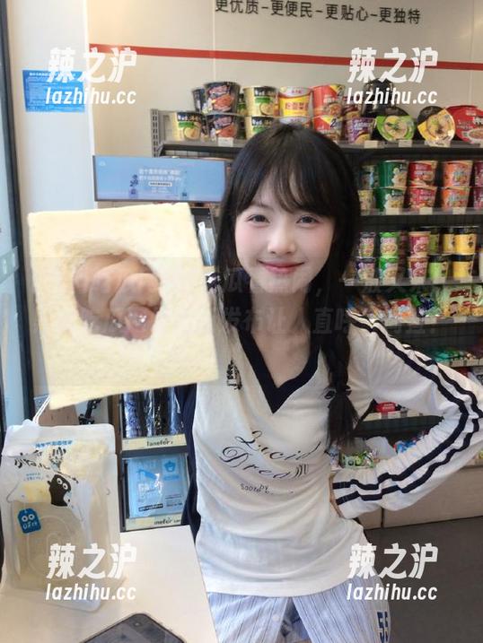 吃瓜看热闹，一波又来！黑料吃瓜网址最新发布让人直呼“简直！”