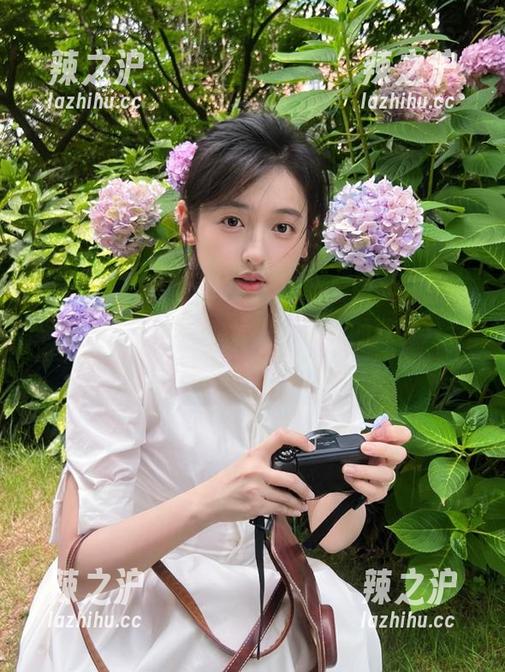 黑料正能量苹果版，你的爆料聚餐即将开场，瑜伽小清新的深度八卦该来一发了！