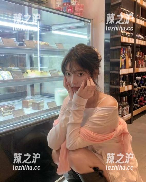 什么？“黑料正能量社区”直达小道消息的核心，快告诉我是谁又出轨了！