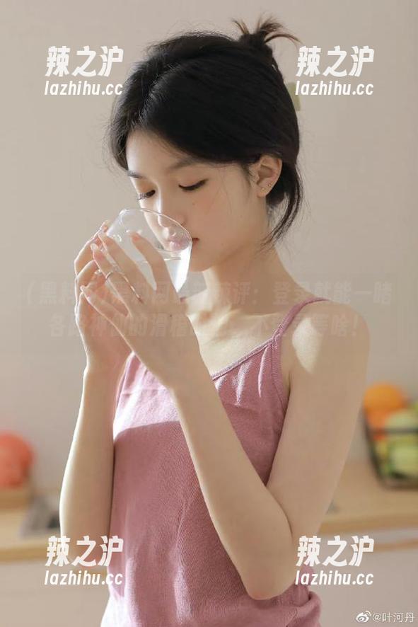 黑料网最新辣评：登录就能一睹各路神仙的滑稽时刻，不登录等啥！
